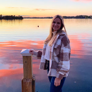 Meet your Posher, Courtney